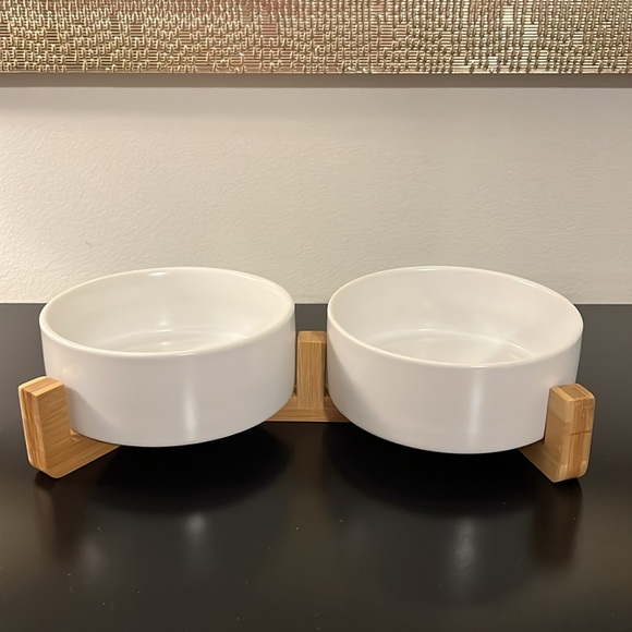 SPUNKYJUNKY Dog and Cat Ceramic Pet Bowls with Wood Stand - Picture 4 of 9